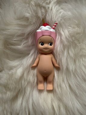 Authentic Sonny Angel Strawberry Milkshake - Snack Series